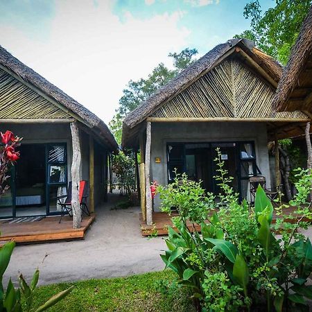 African Excursions Guest House Khwai ภายนอก รูปภาพ
