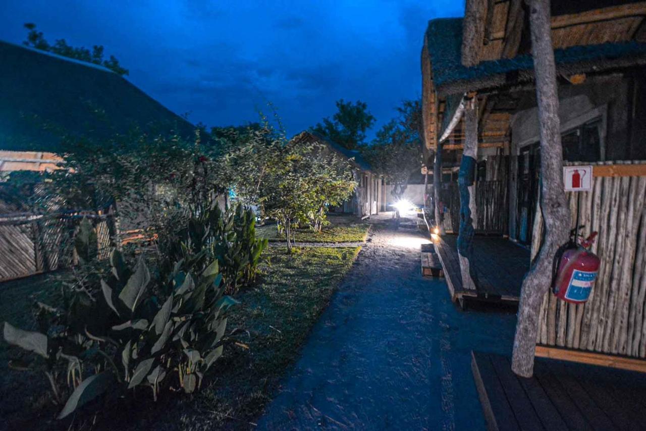 African Excursions Guest House Khwai ภายนอก รูปภาพ