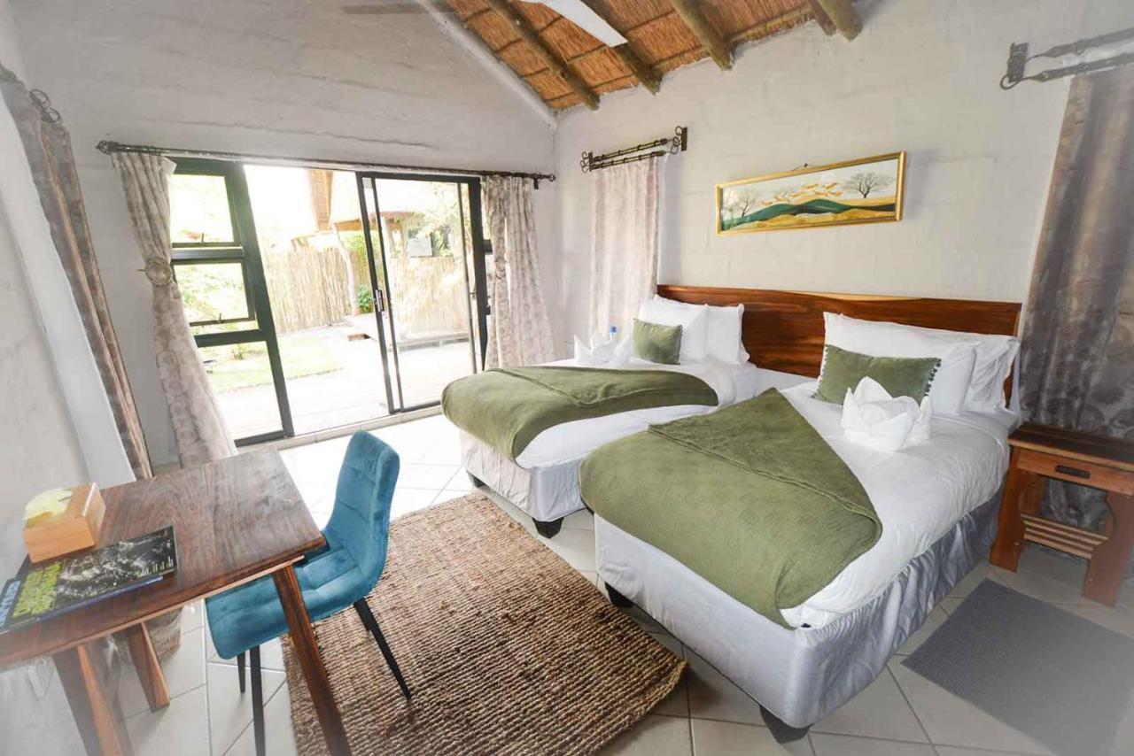 African Excursions Guest House Khwai ภายนอก รูปภาพ