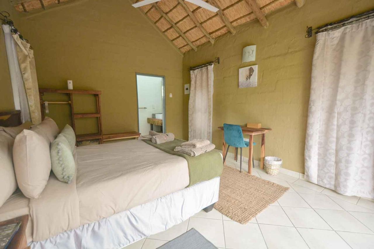 African Excursions Guest House Khwai ภายนอก รูปภาพ