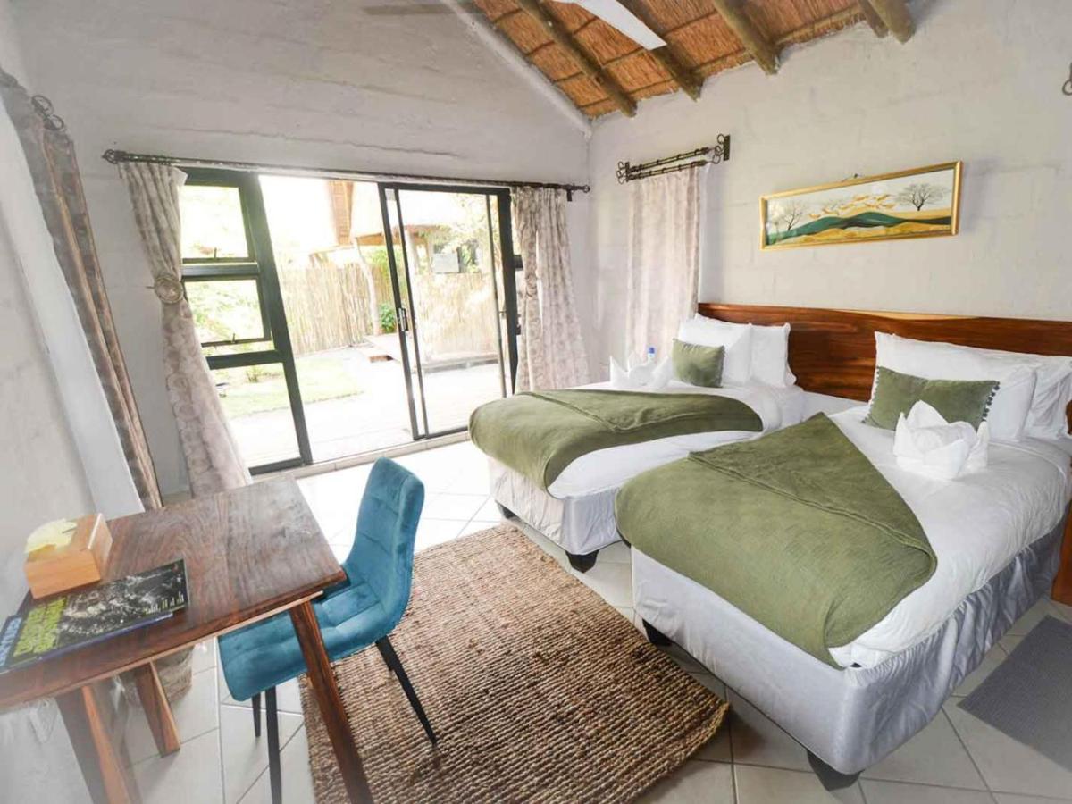 African Excursions Guest House Khwai ภายนอก รูปภาพ