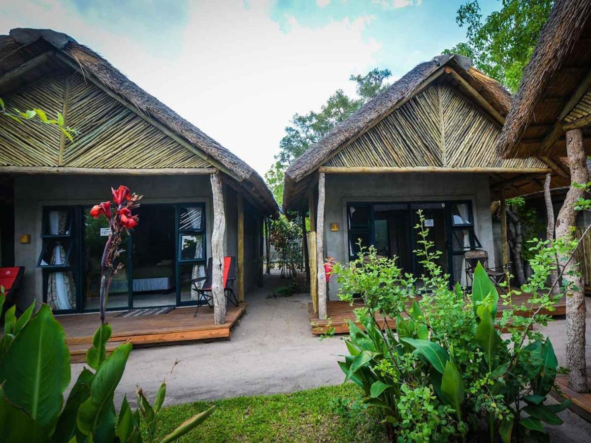 African Excursions Guest House Khwai ภายนอก รูปภาพ