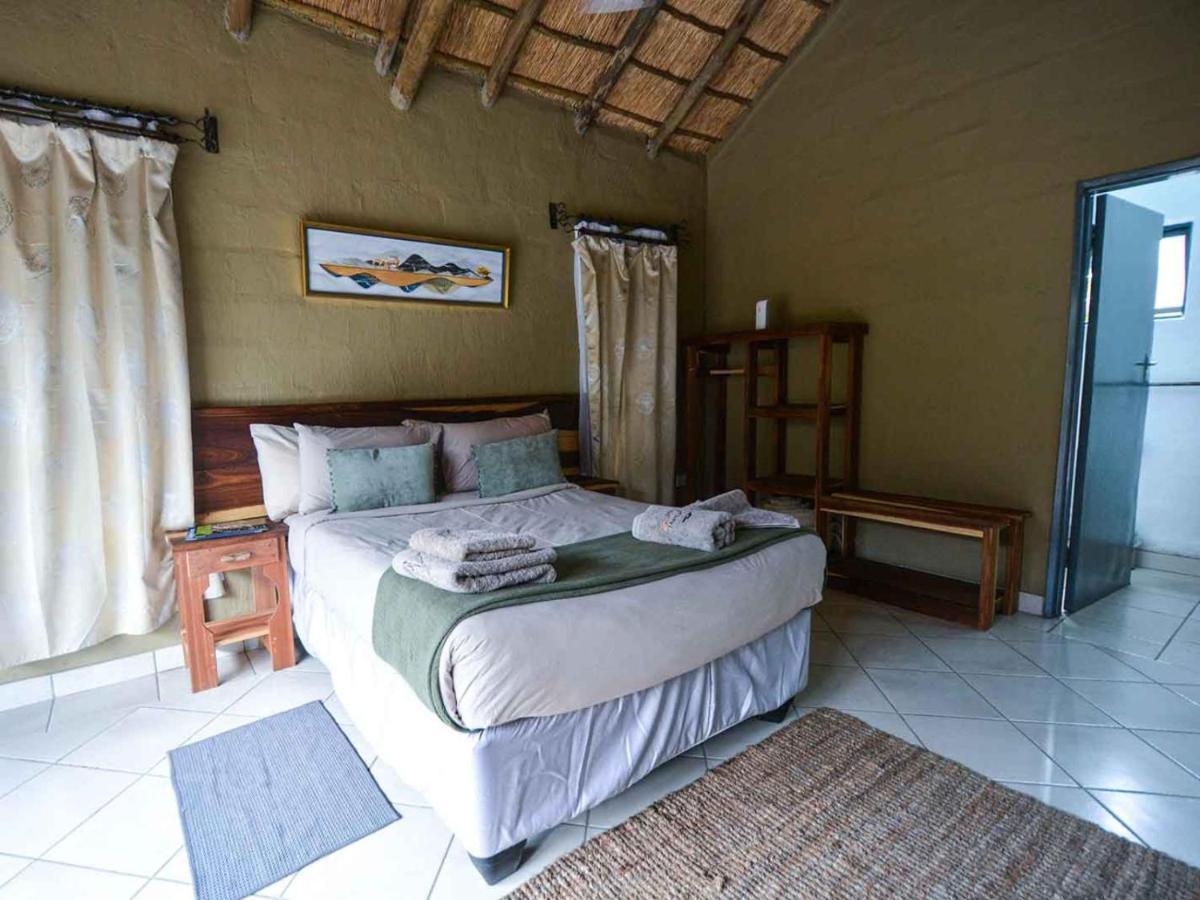 African Excursions Guest House Khwai ภายนอก รูปภาพ