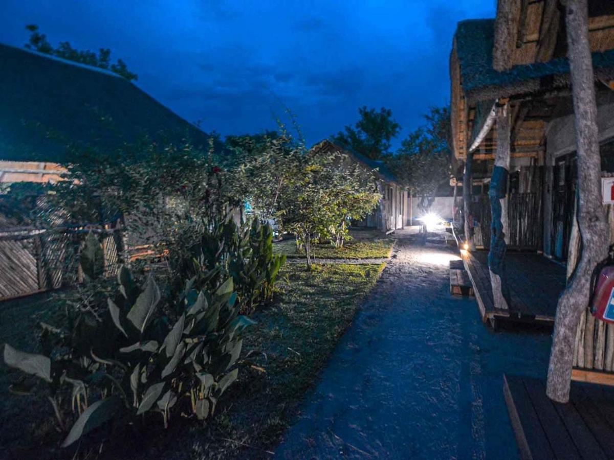 African Excursions Guest House Khwai ภายนอก รูปภาพ